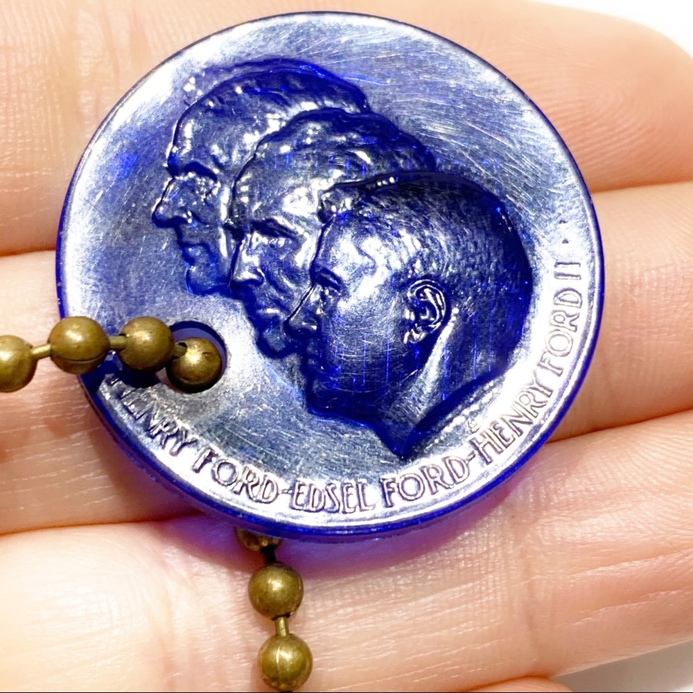 Vintage FORD MOTOR Company Ornament🎄Key Ring